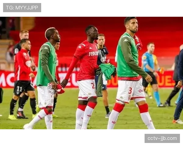 朗斯2-0领先遭摩纳哥逆转,榜首位置仅保持一周 朗斯2-0领先遭摩纳哥逆转,榜首位置仅保持一周